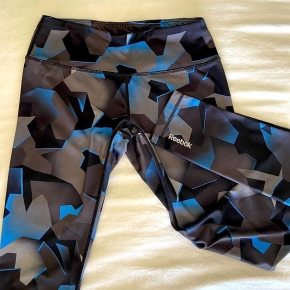 Reebok Geometric Print Athletic Leggings in Blue/ Black Multi size XS - Picture 1 of 3